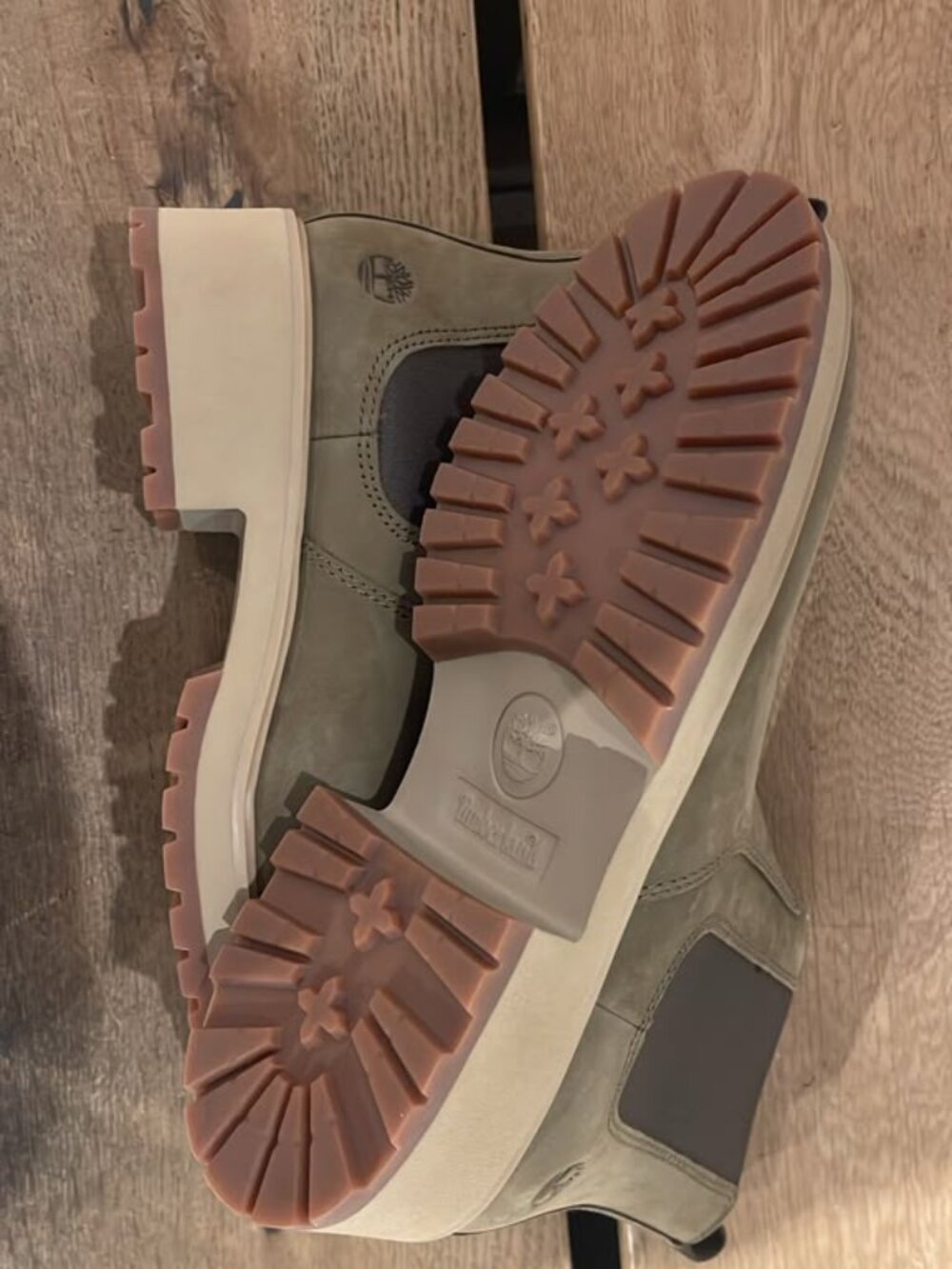 TIMBERLAND WOMEN'S CARNABY ROW MID CHELSEA BOOT OLIVE A2KC7-EO8 ALL SIZES - Picture 7 of 11